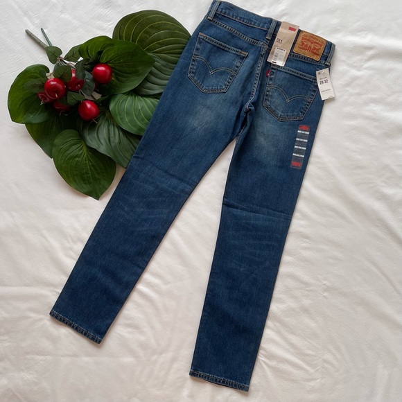 Levi Strauss 511 Slim Fit Dark Wash Straight Leg Jeans. 29Wx32L (Men’s). NWT. - Picture 2 of 8